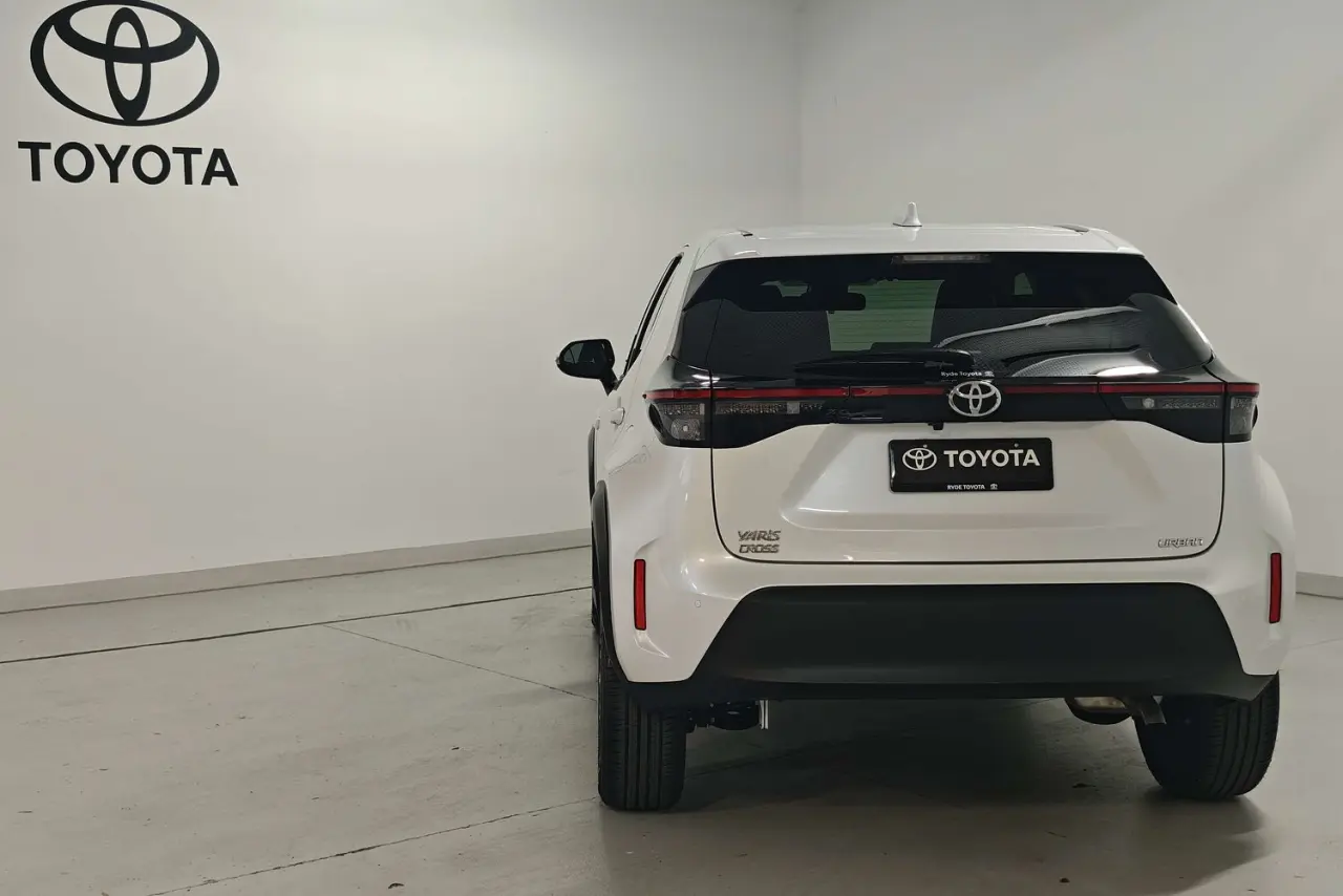 2023 Toyota Yaris Cross Gallery Image 7