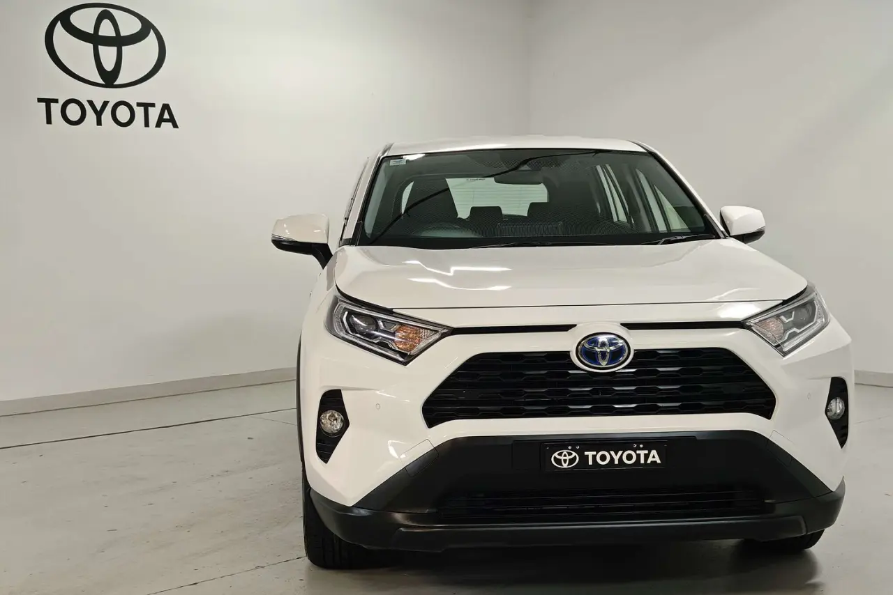 2021 Toyota RAV4 Gallery Image 2