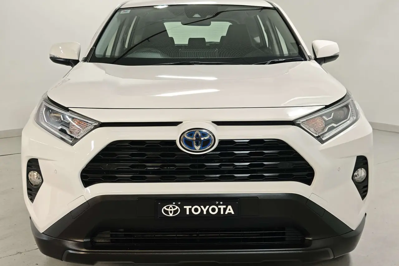 2021 Toyota RAV4 Gallery Image 3