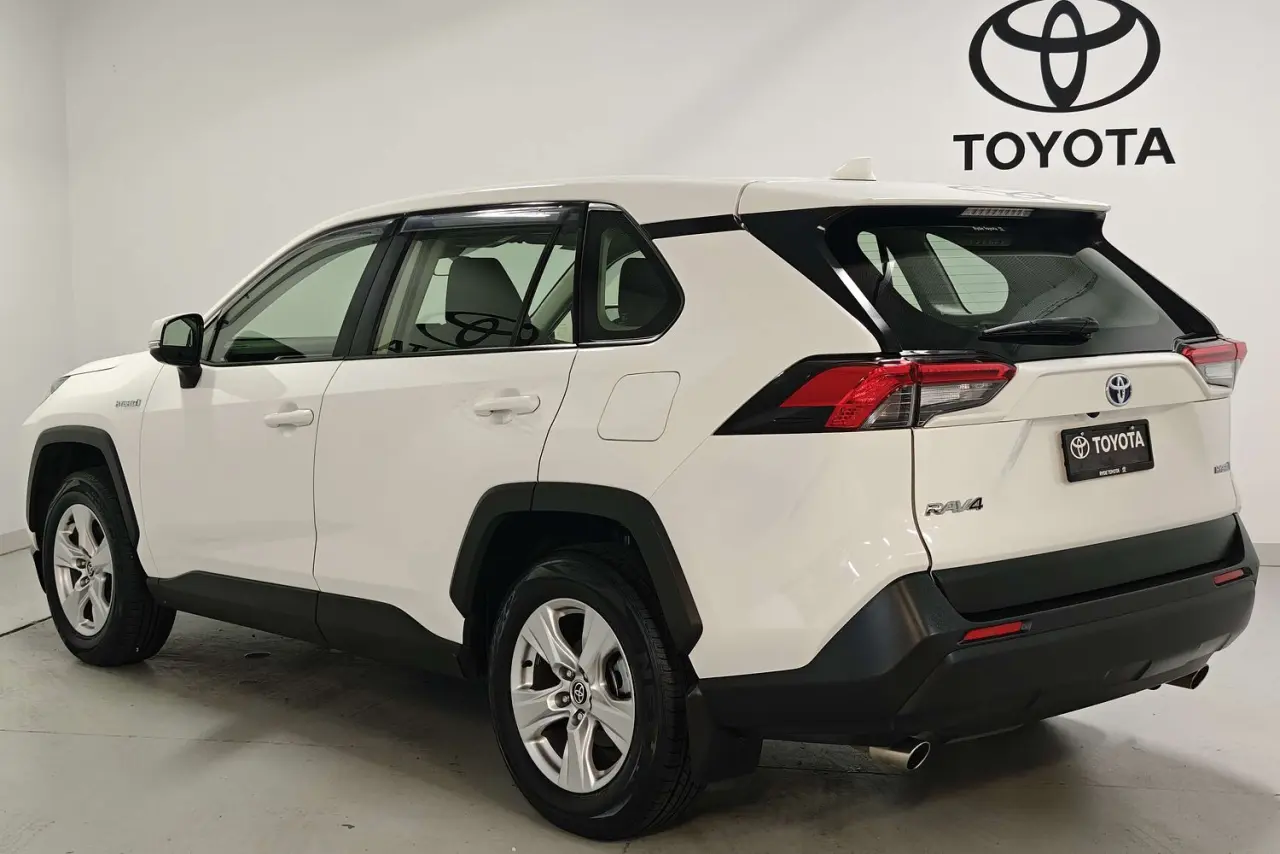 2021 Toyota RAV4 Gallery Image 6