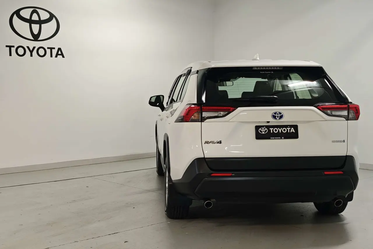 2021 Toyota RAV4 Gallery Image 7