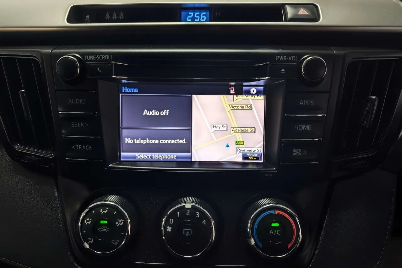 2017 Toyota RAV4 Gallery Image 18