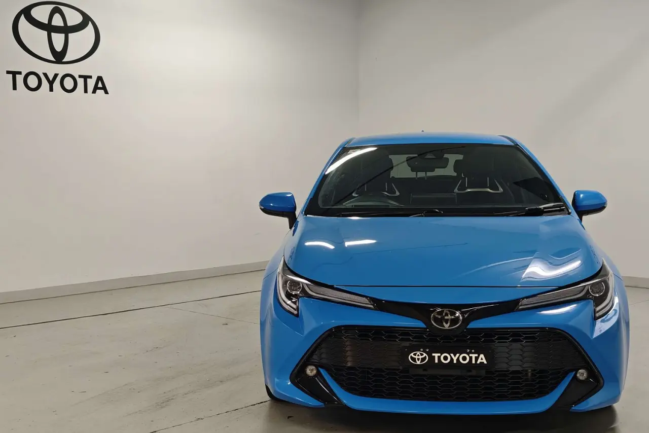 2019 Toyota Corolla Gallery Image 2