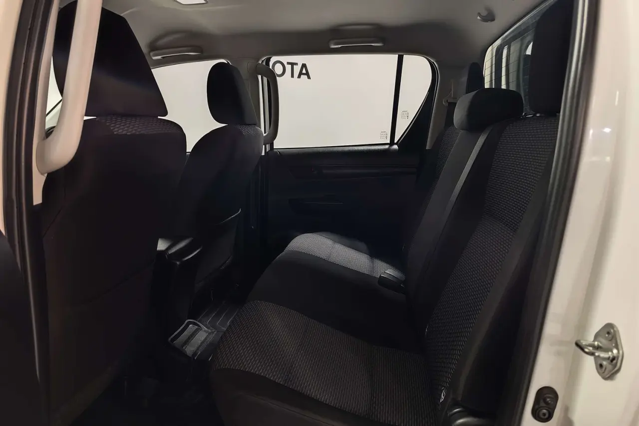 2021 Toyota Hilux Gallery Image 13