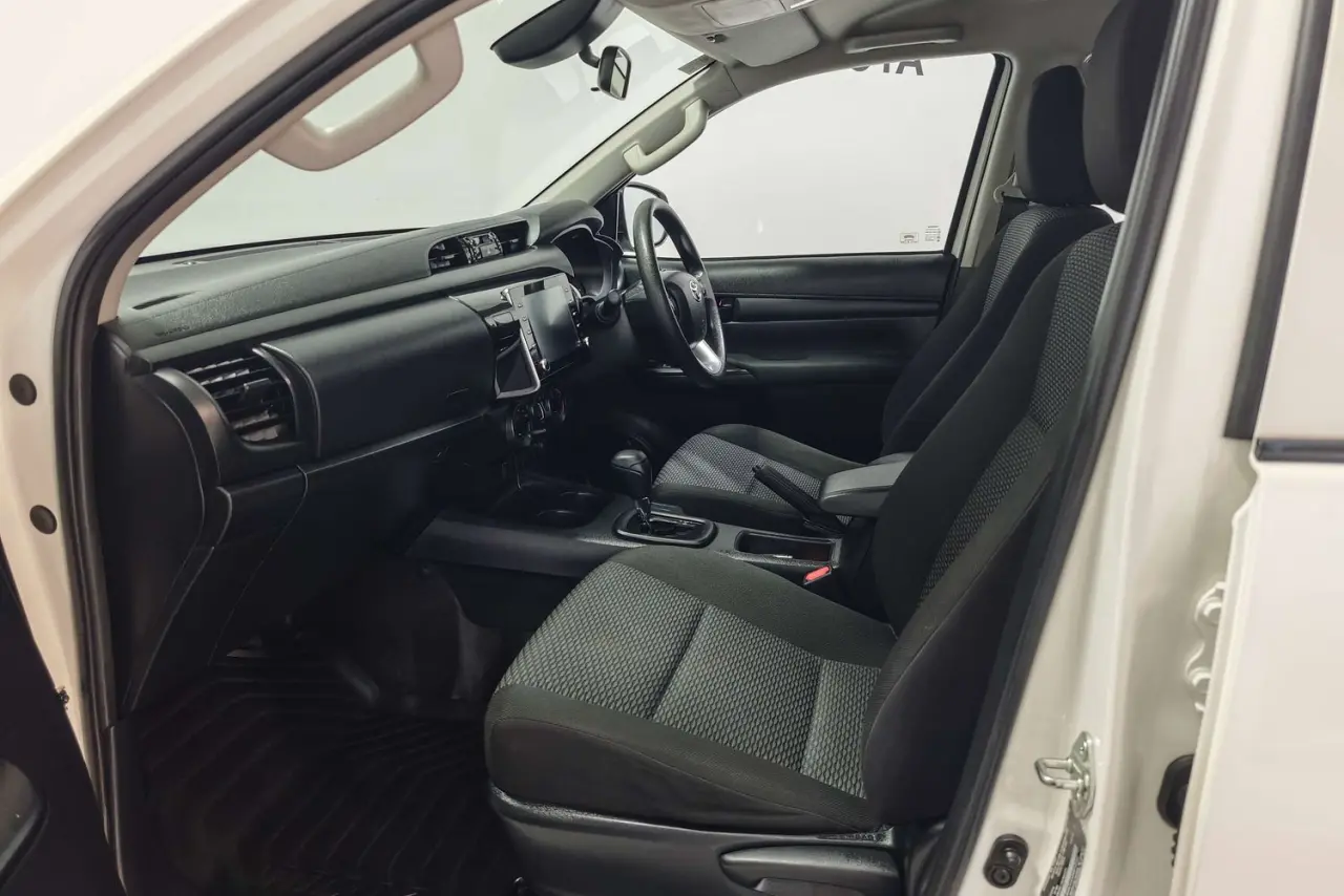 2021 Toyota Hilux Gallery Image 14
