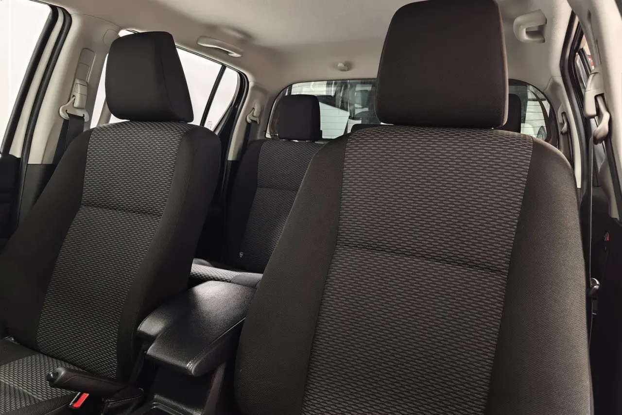 2021 Toyota Hilux Gallery Image 15