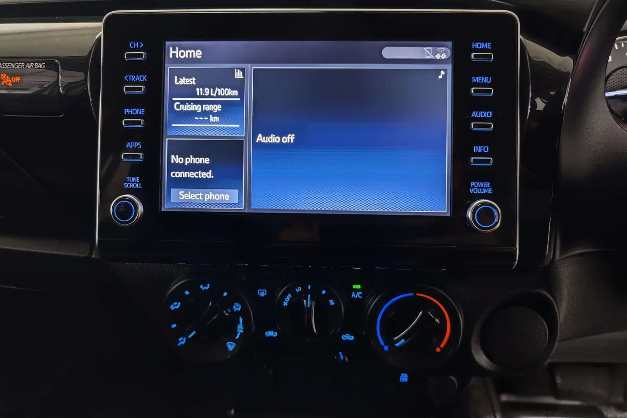 2021 Toyota Hilux Gallery Image 18