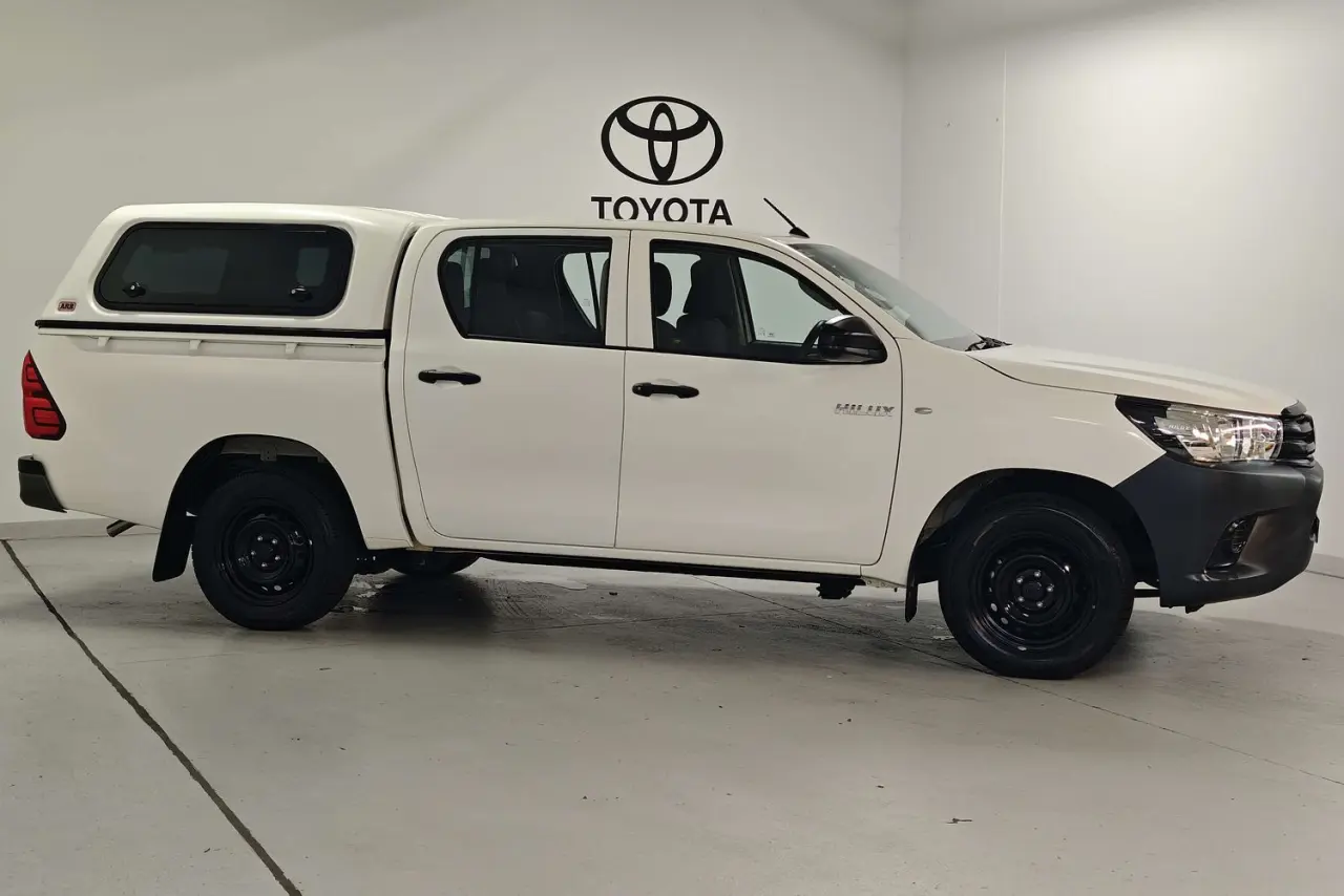 2021 Toyota Hilux Gallery Image 4