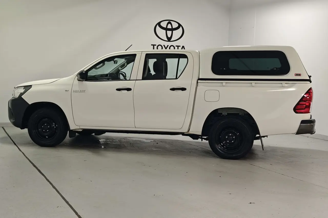 2021 Toyota Hilux Gallery Image 9