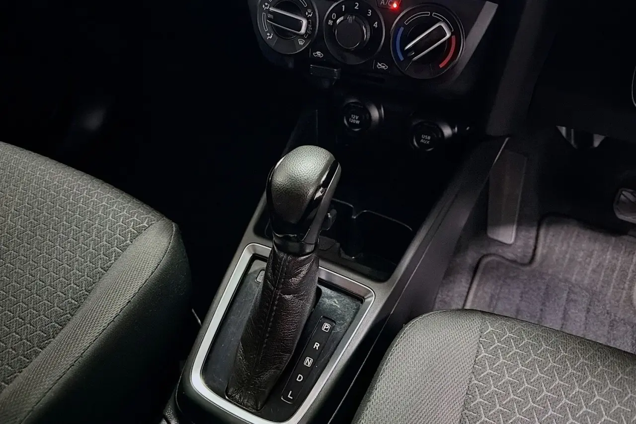 2022 Suzuki Swift Gallery Image 16