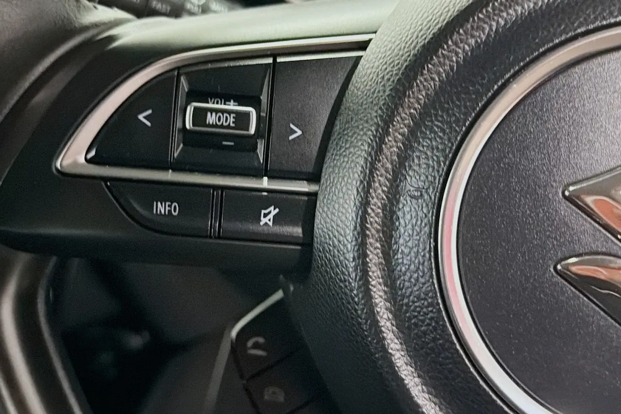 2022 Suzuki Swift Gallery Image 17