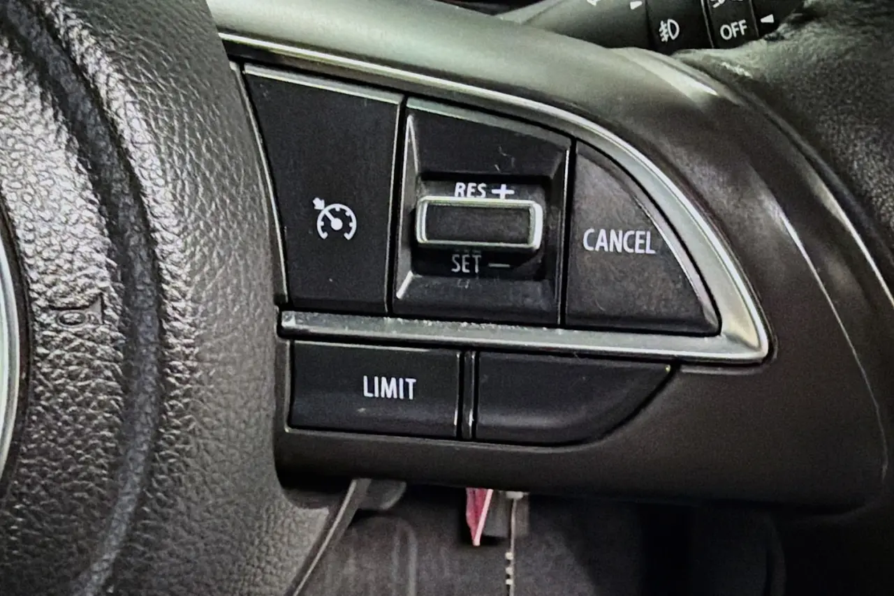 2022 Suzuki Swift Gallery Image 18