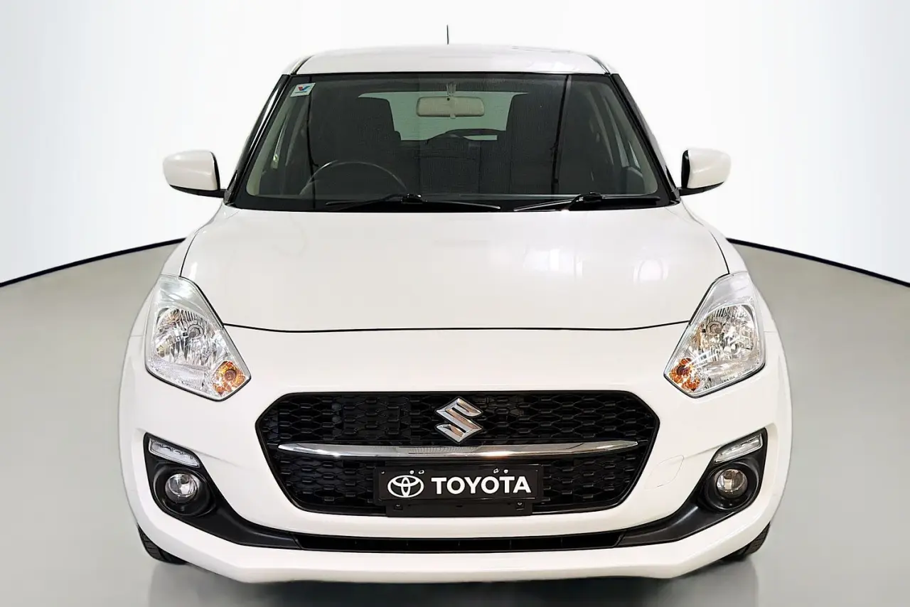 2022 Suzuki Swift Gallery Image 2