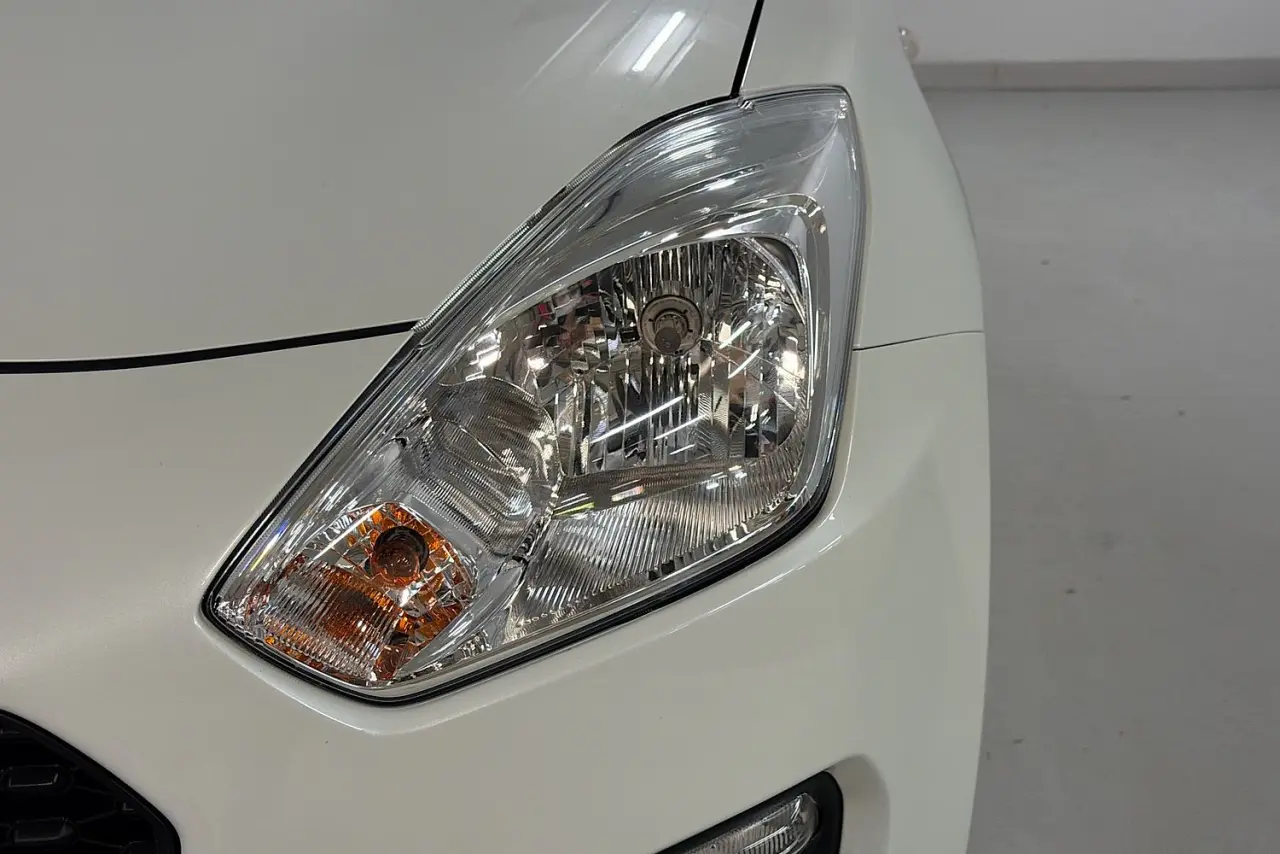 2022 Suzuki Swift Gallery Image 3