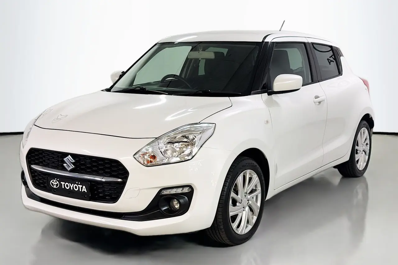 2022 Suzuki Swift Gallery Image 4