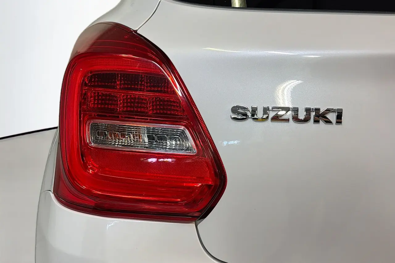2022 Suzuki Swift Gallery Image 8