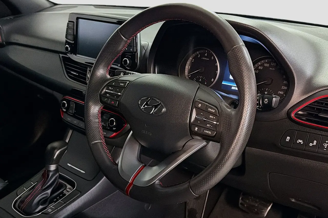 2017 Hyundai i30 Gallery Image 13