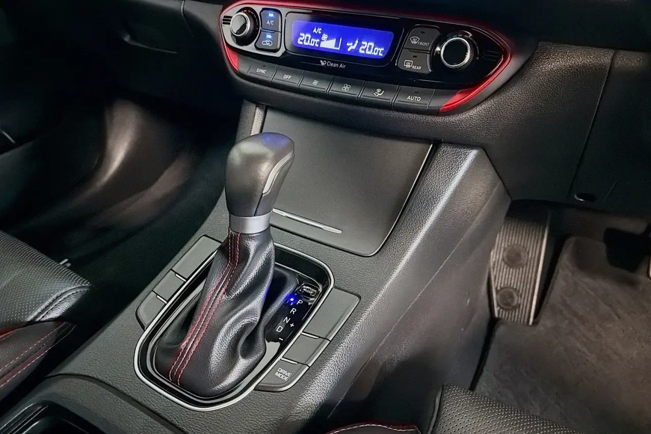 2017 Hyundai i30 Gallery Image 17