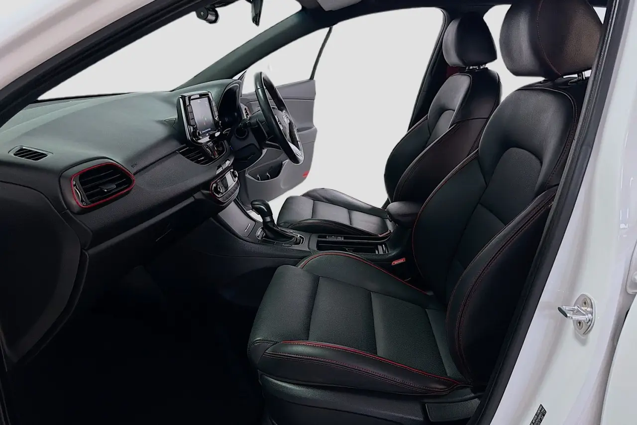 2017 Hyundai i30 Gallery Image 24