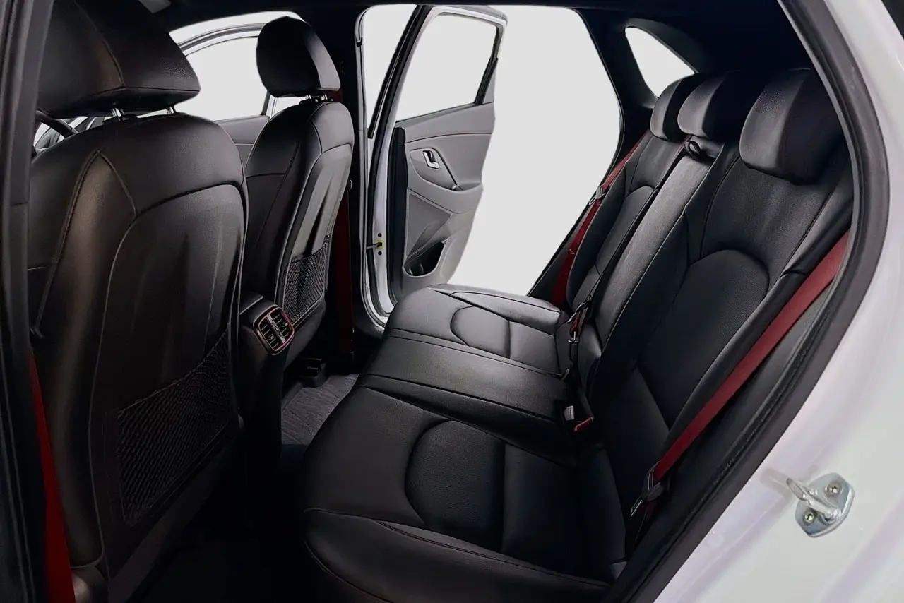 2017 Hyundai i30 Gallery Image 25