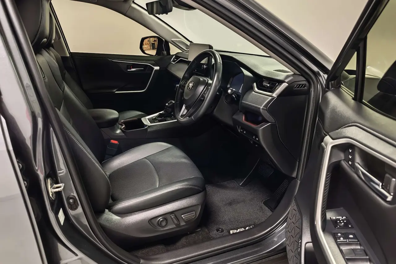 2023 Toyota RAV4 Gallery Image 10