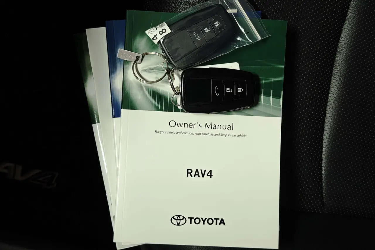 2023 Toyota RAV4 Gallery Image 21