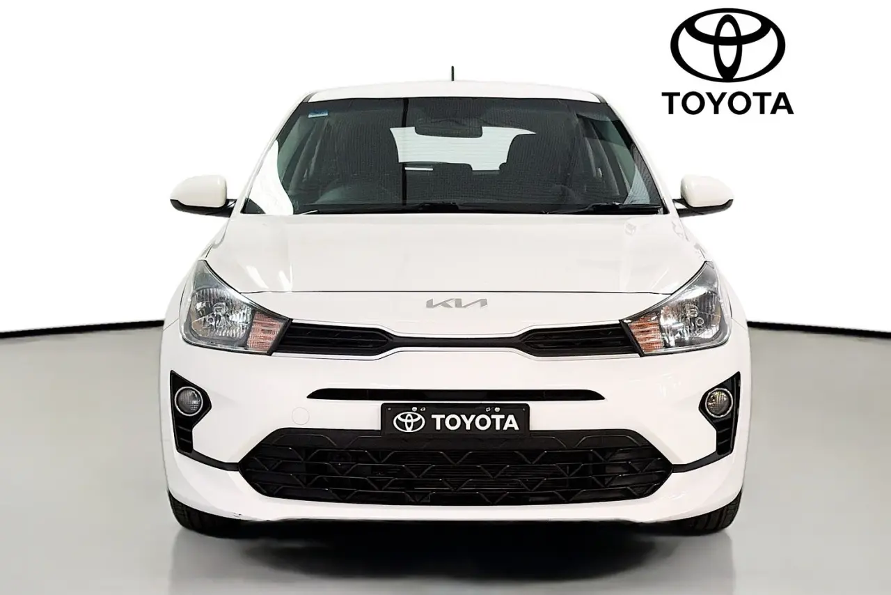 2022 Kia Rio Gallery Image 2