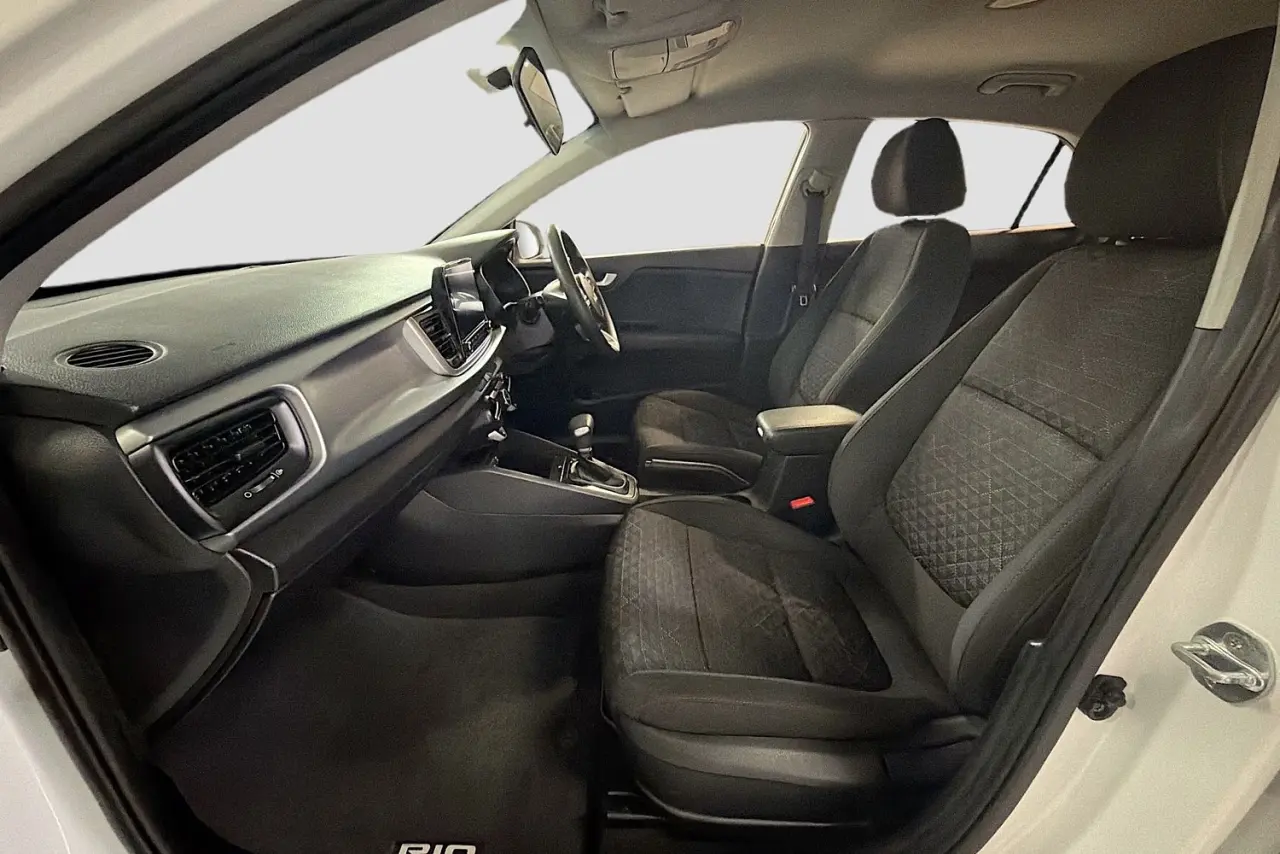 2022 Kia Rio Gallery Image 23