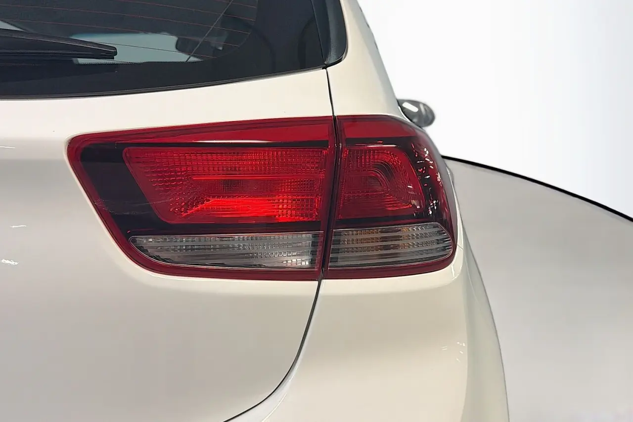 2022 Kia Rio Gallery Image 9