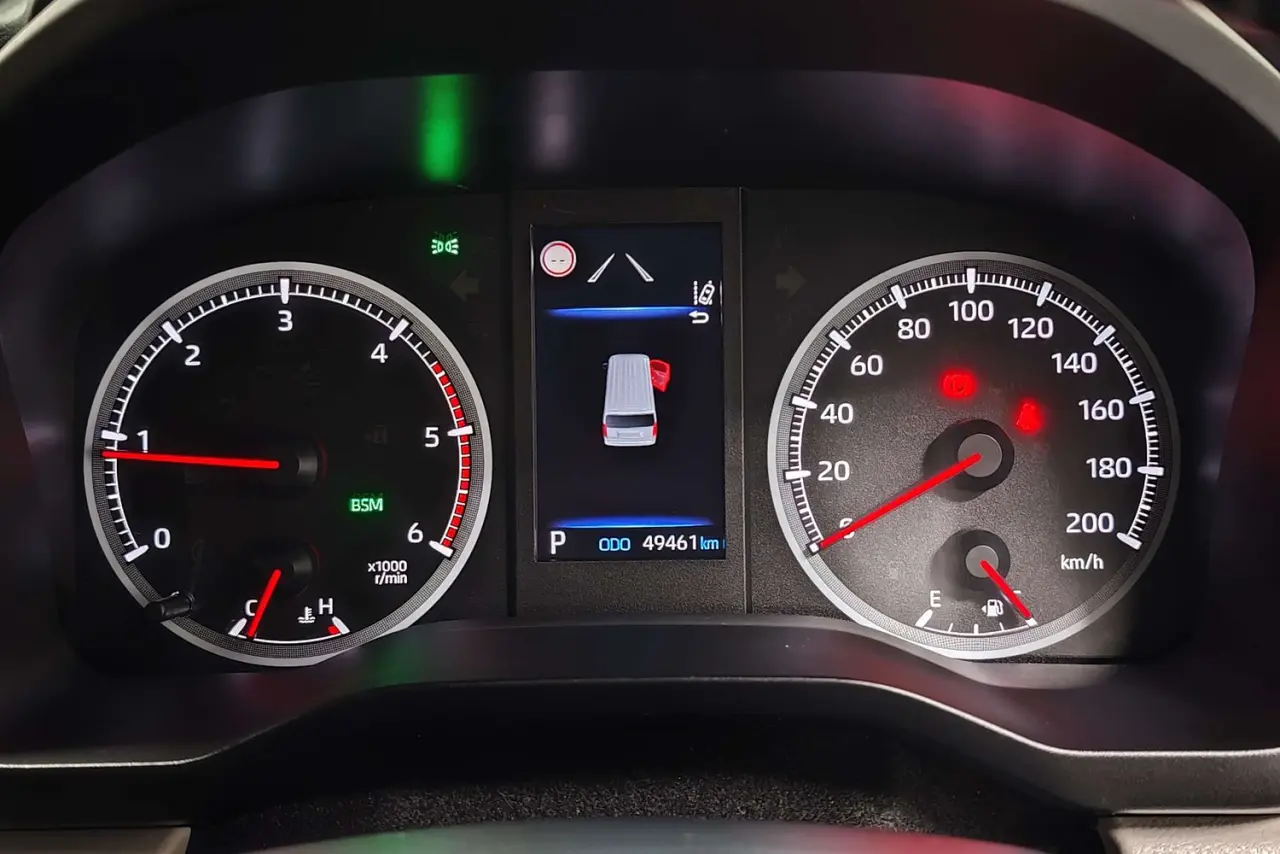 2024 Toyota Hiace Gallery Image 18