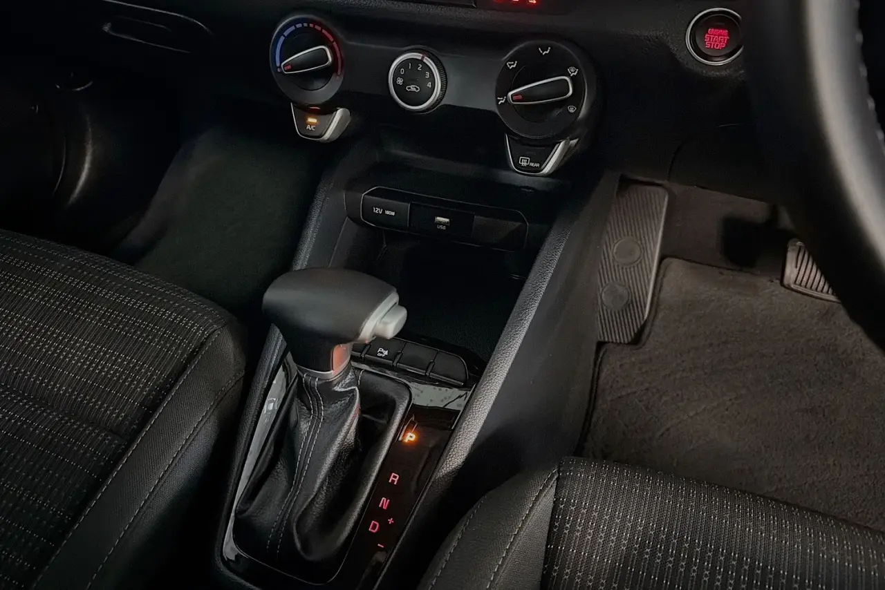 2023 Kia Stonic Gallery Image 17