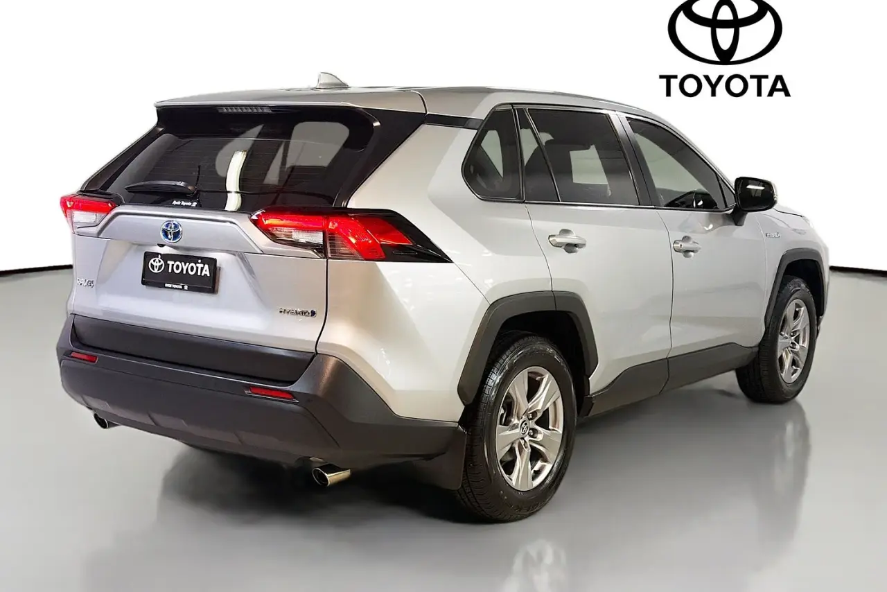 2022 Toyota RAV4 Gallery Image 10