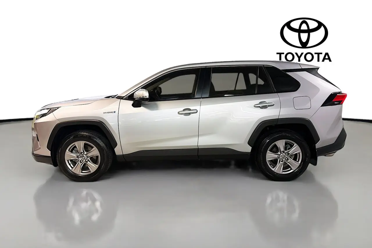 2022 Toyota RAV4 Gallery Image 5