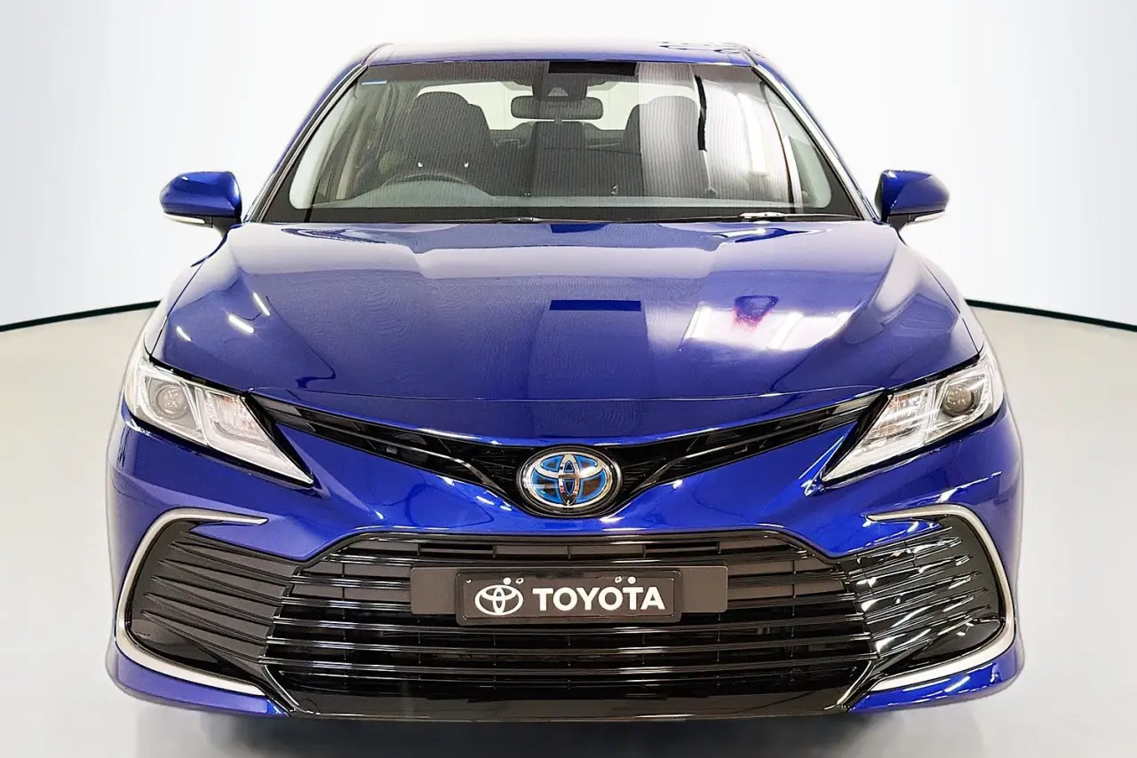 2024 Toyota Camry Gallery Image 2