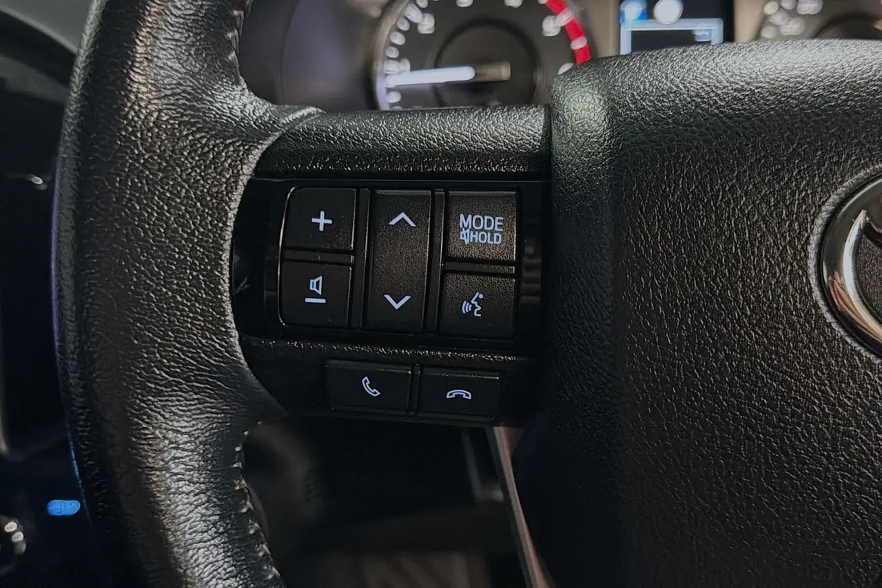 2020 Toyota Hilux Gallery Image 18