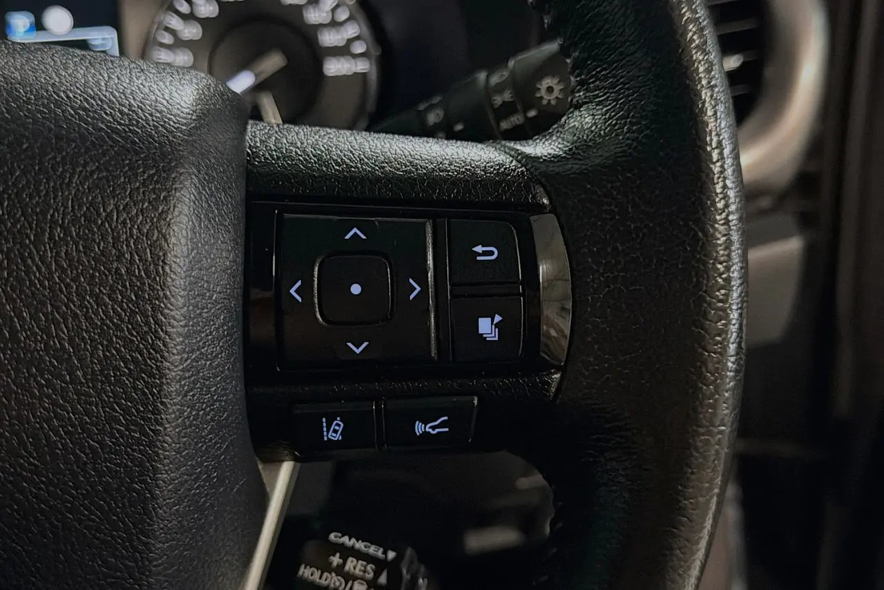 2020 Toyota Hilux Gallery Image 19