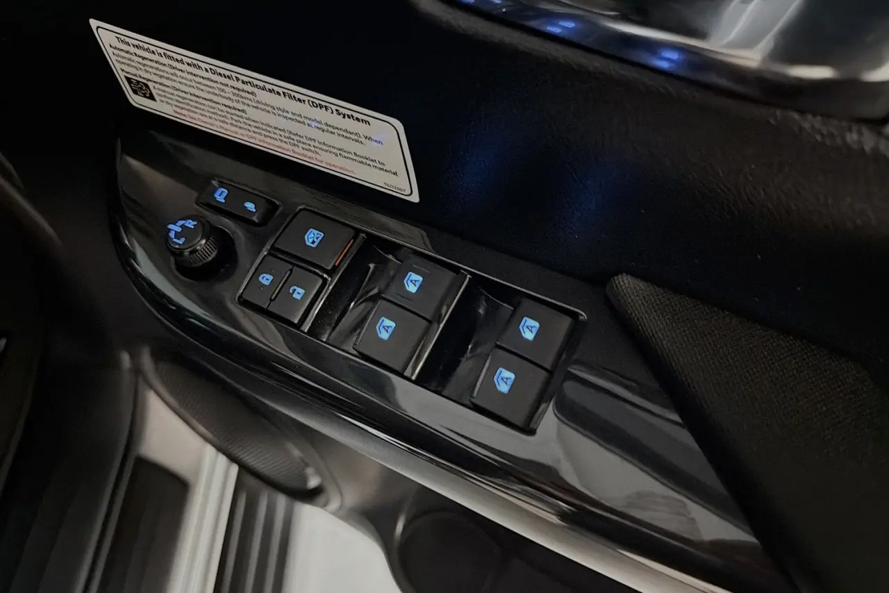 2020 Toyota Hilux Gallery Image 23