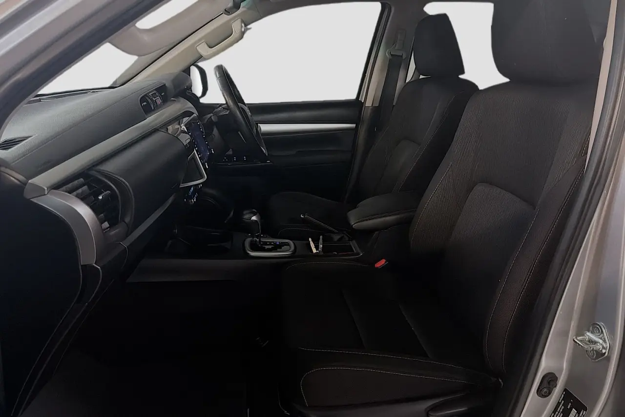 2020 Toyota Hilux Gallery Image 24