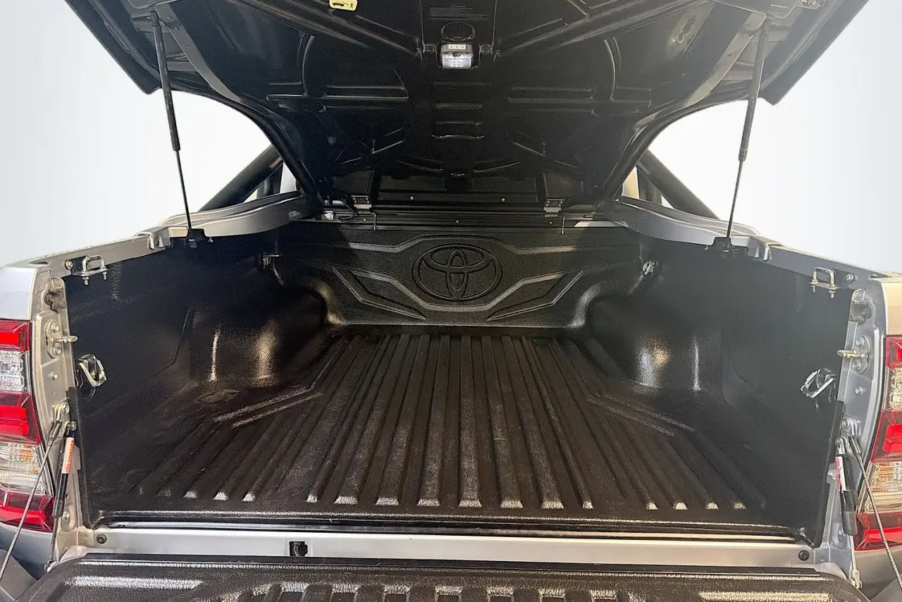 2020 Toyota Hilux Gallery Image 26