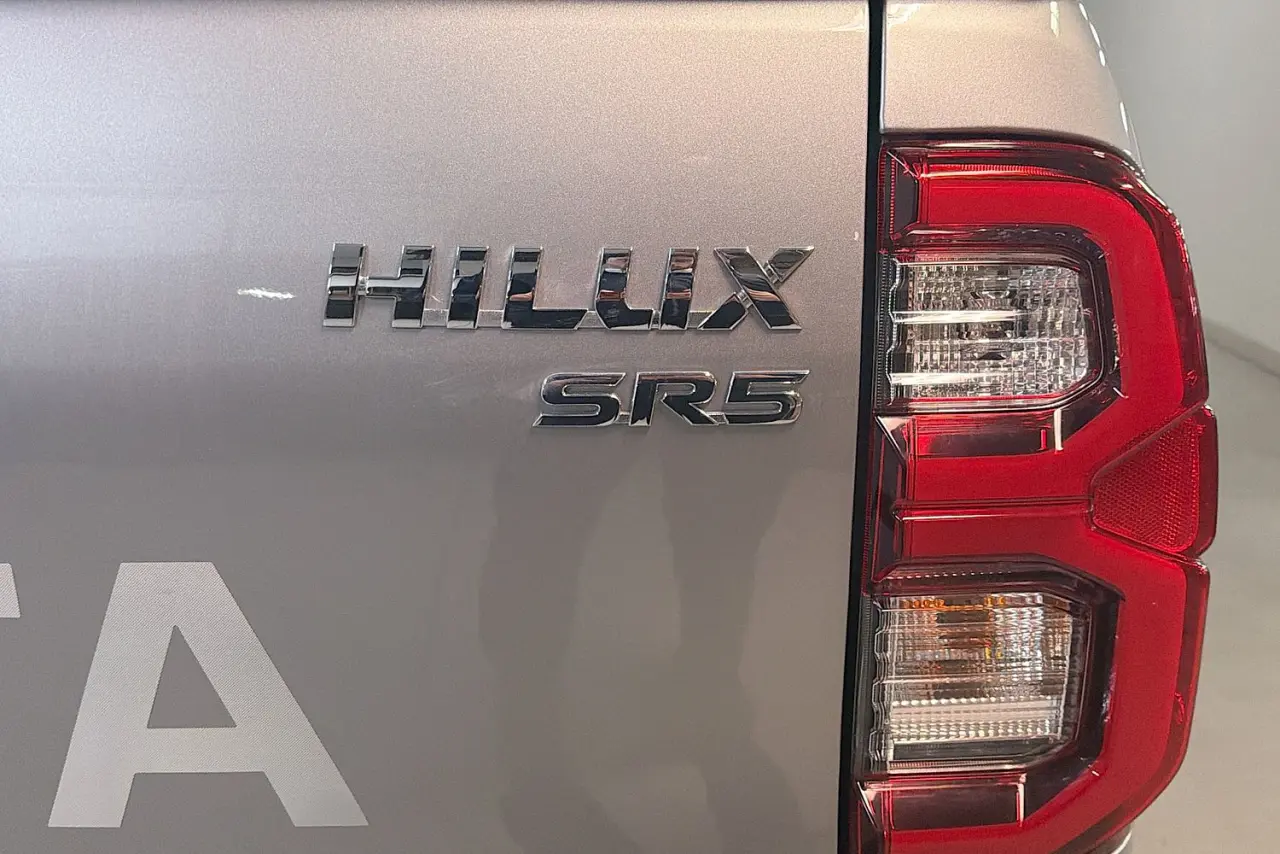 2020 Toyota Hilux Gallery Image 9