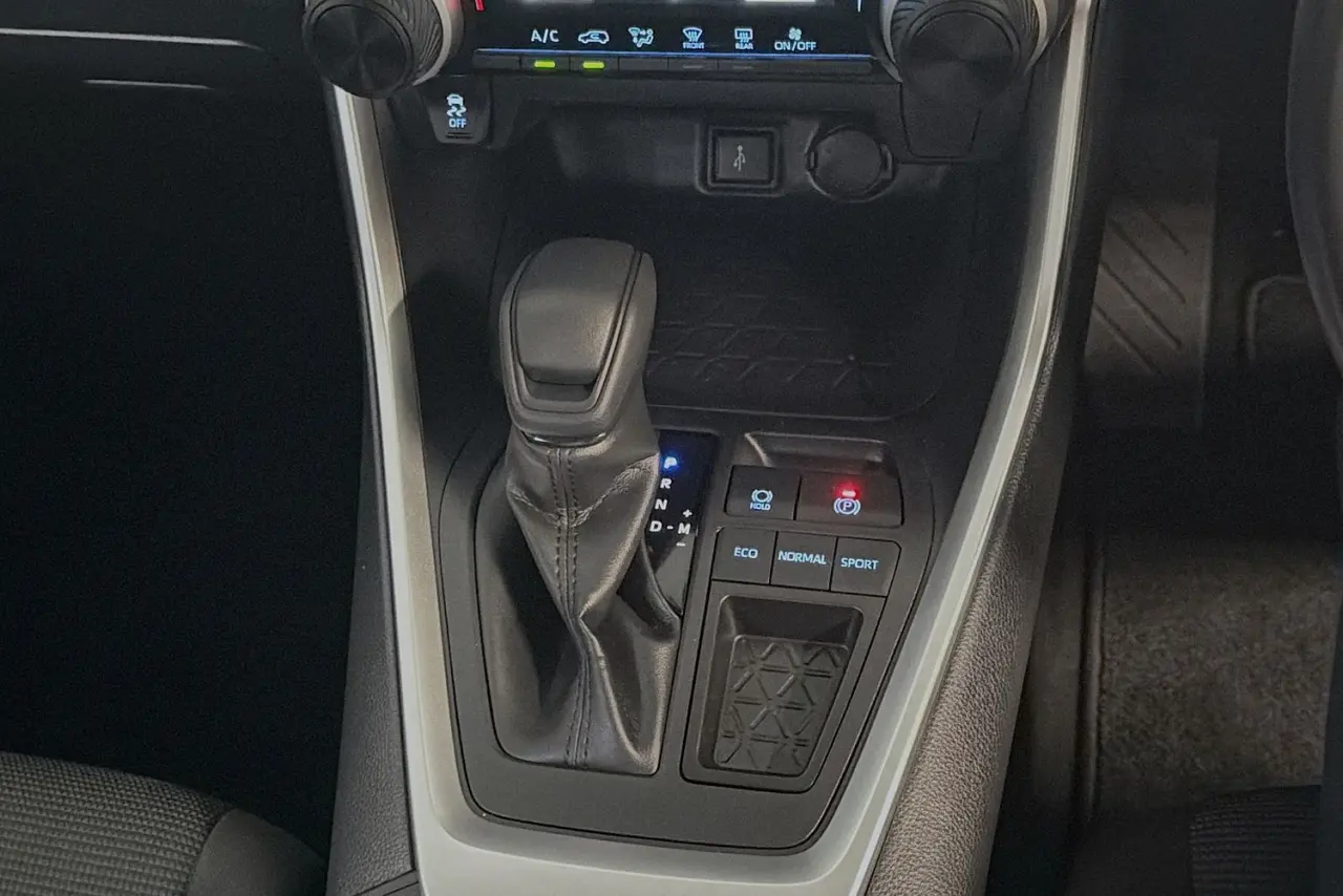 2021 Toyota RAV4 Gallery Image 18