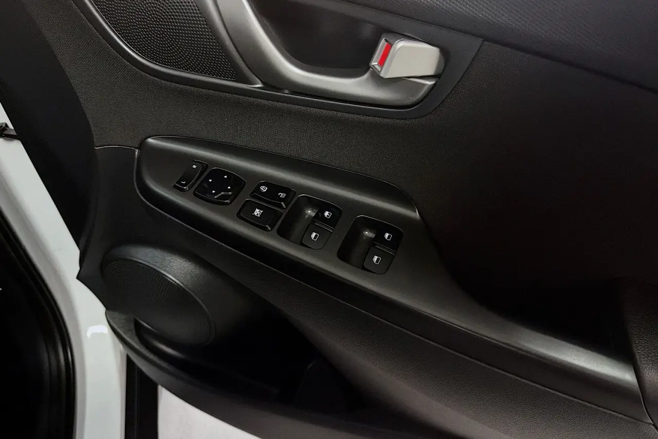 2020 Hyundai Kona Gallery Image 22