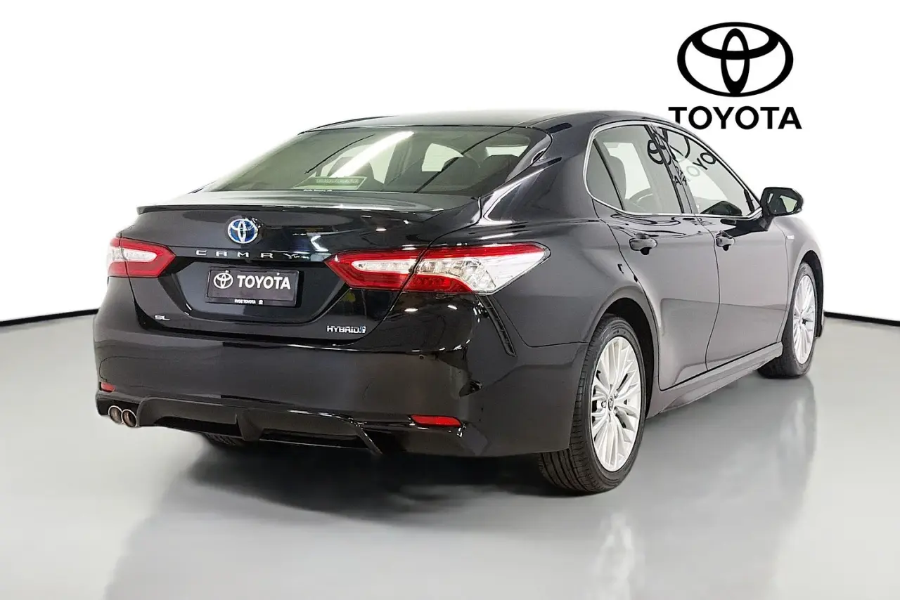 2020 Toyota Camry Gallery Image 10