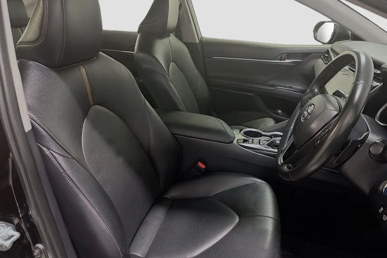 2020 Toyota Camry Gallery Image 13