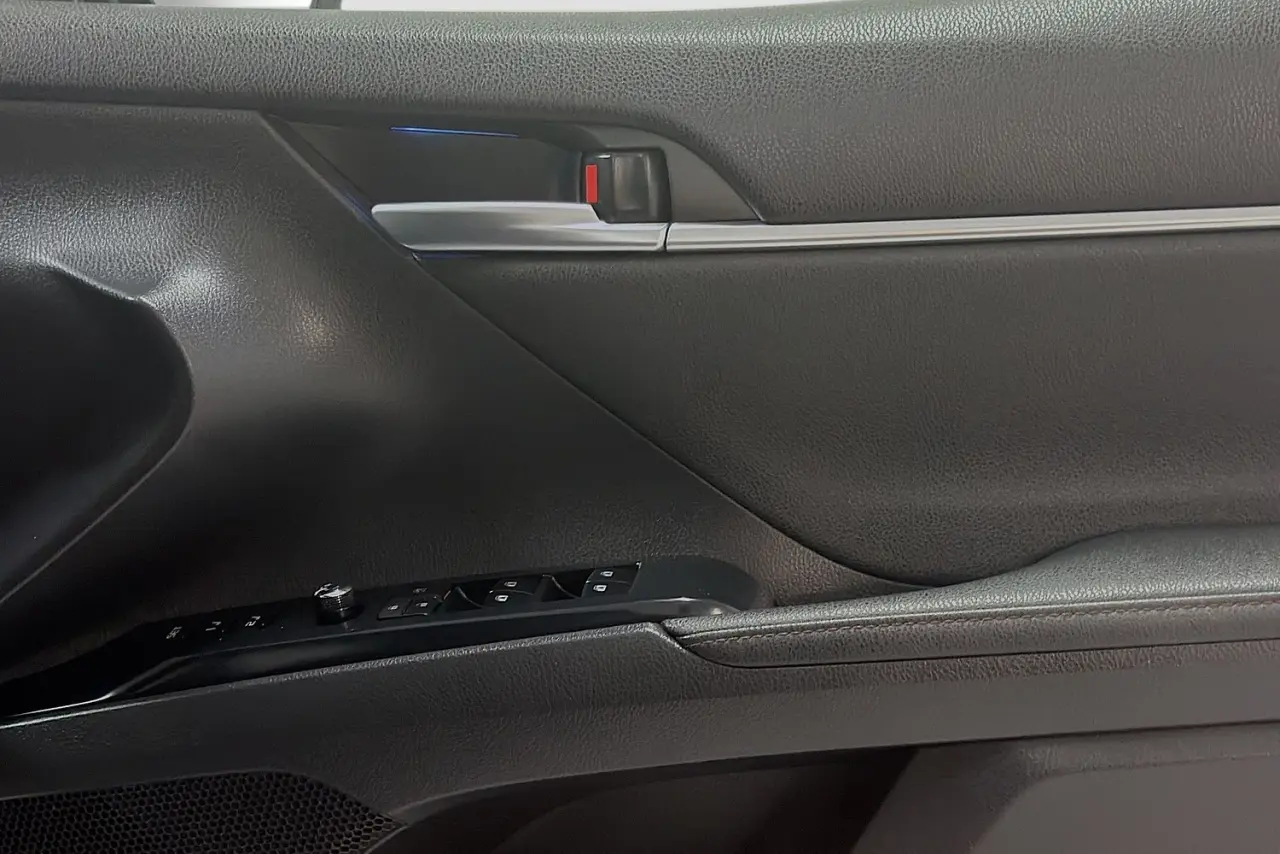 2020 Toyota Camry Gallery Image 24
