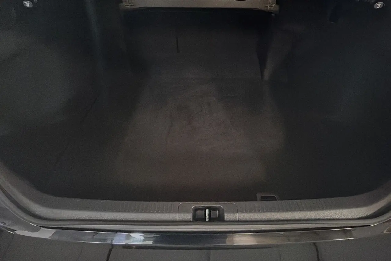 2020 Toyota Camry Gallery Image 27