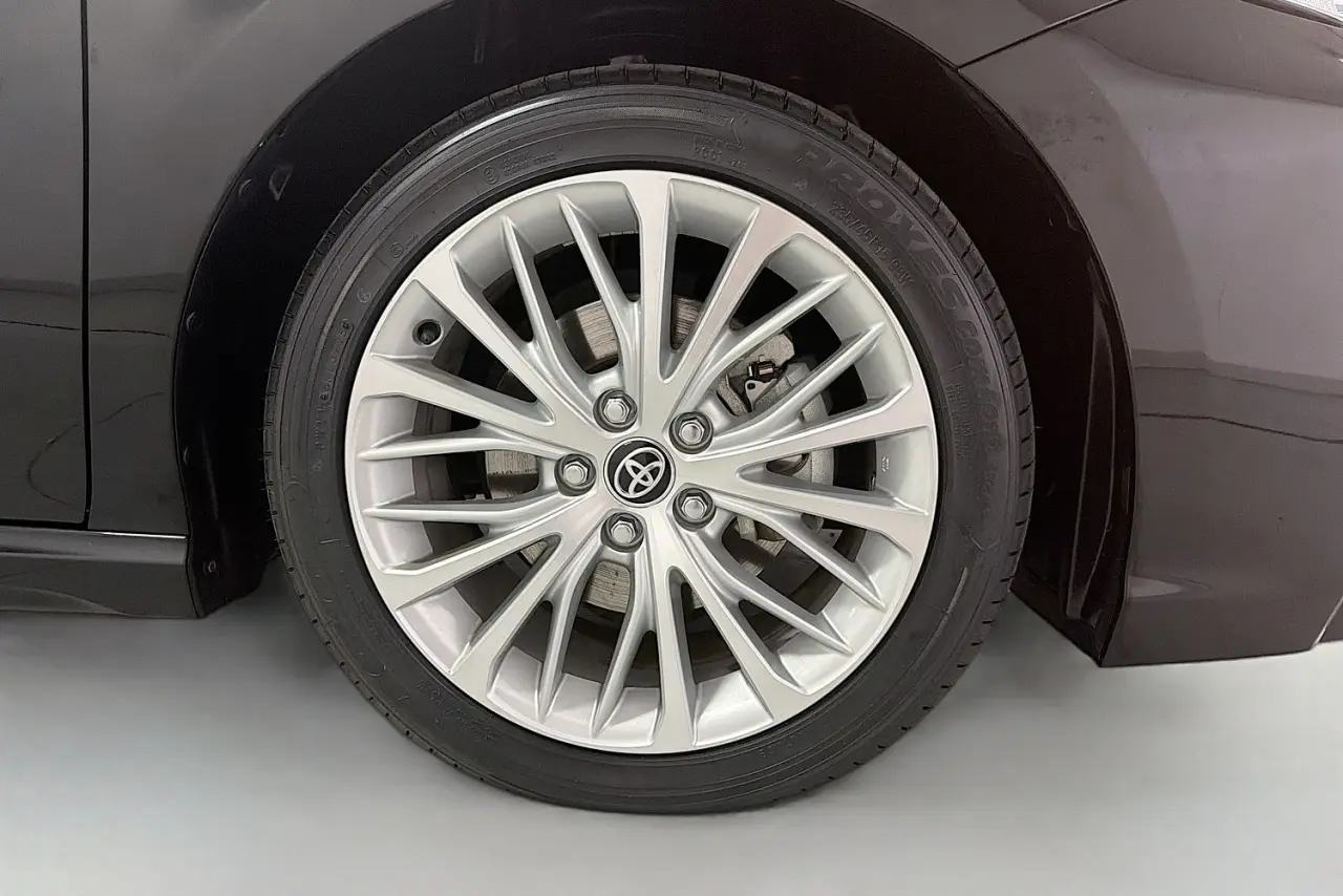 2020 Toyota Camry Gallery Image 28