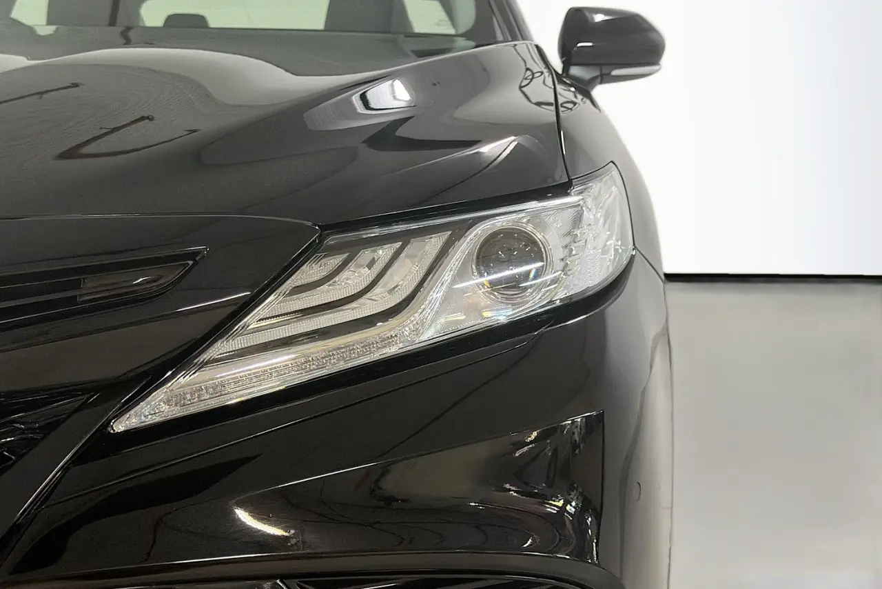 2020 Toyota Camry Gallery Image 3
