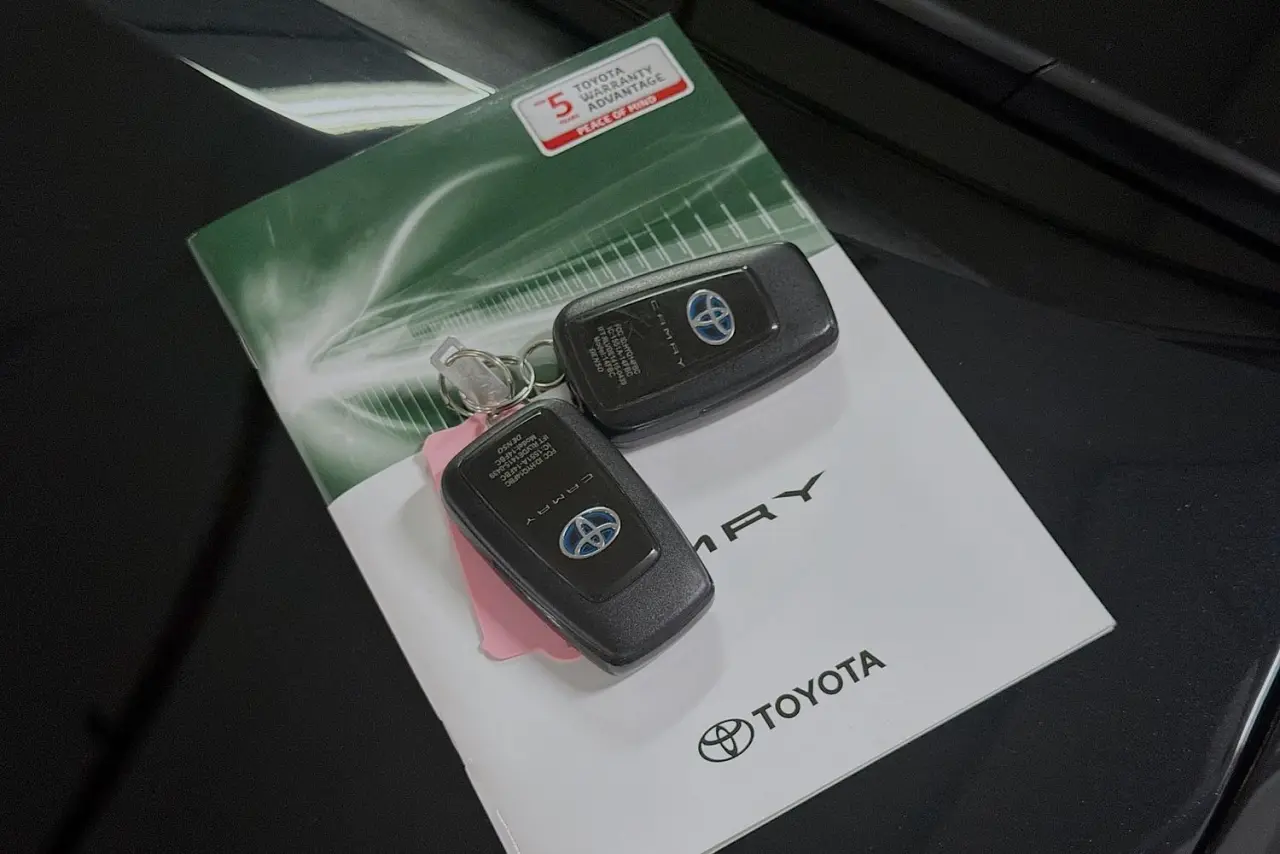 2020 Toyota Camry Gallery Image 30