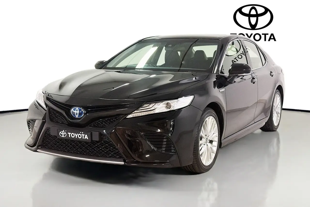 2020 Toyota Camry Gallery Image 4